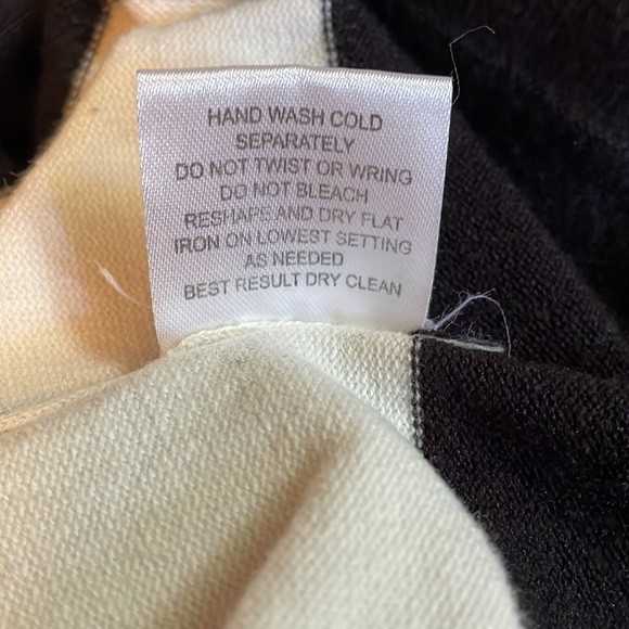 Black and white striped dress - Picture 7 of 9